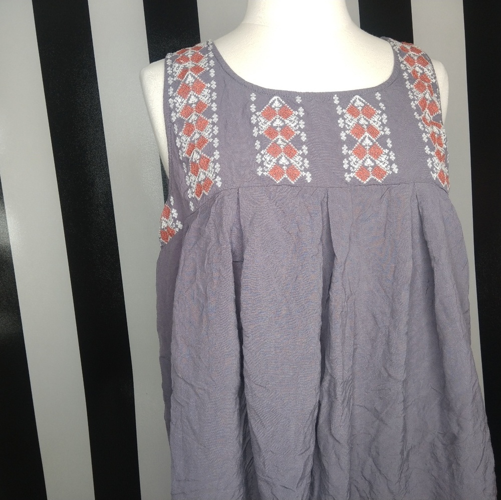 Anthropologie Easel large tunic embroidered